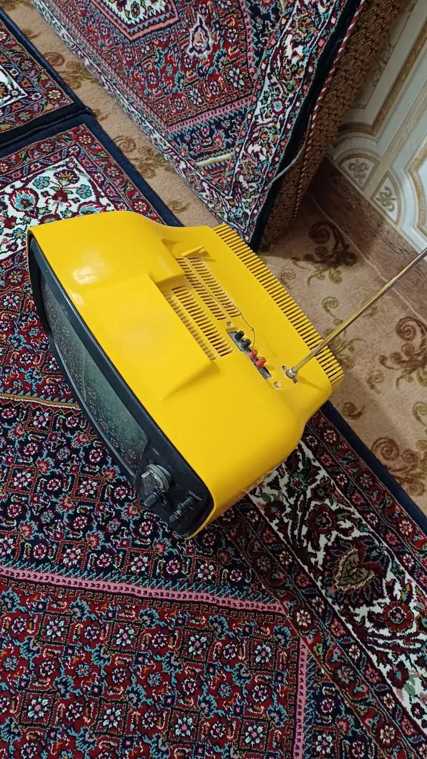 تلویزیون قدیمی|تلویزیون و پروژکتور|زنجان, |دیوار