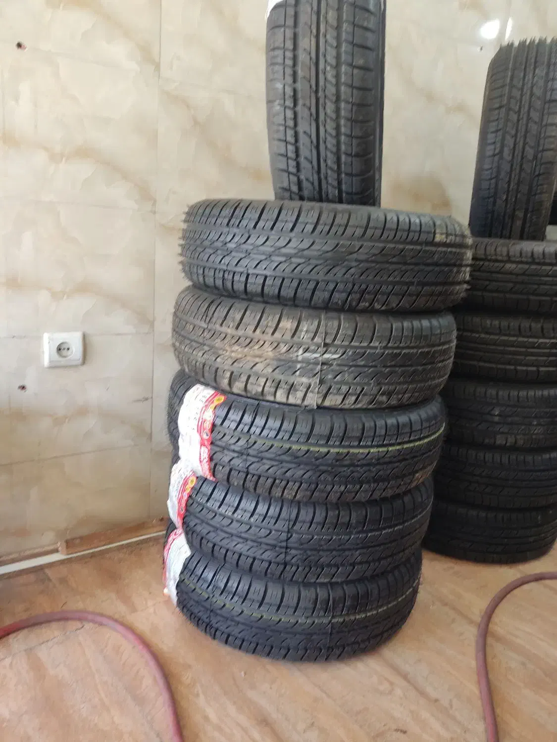 بارز   یزد.  کویر.  رازی.  ایران تایر  بنرخ دولتی|قطعات یدکی و لوازم جانبی|قرچک, باقرآباد|دیوار