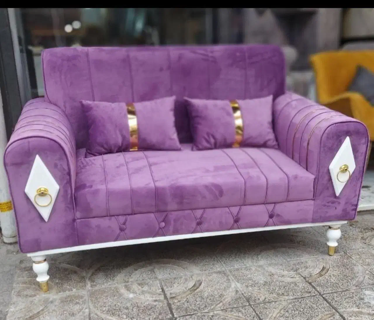 مبل راحتی|مبلمان خانگی و میز عسلی|معمولان, |دیوار