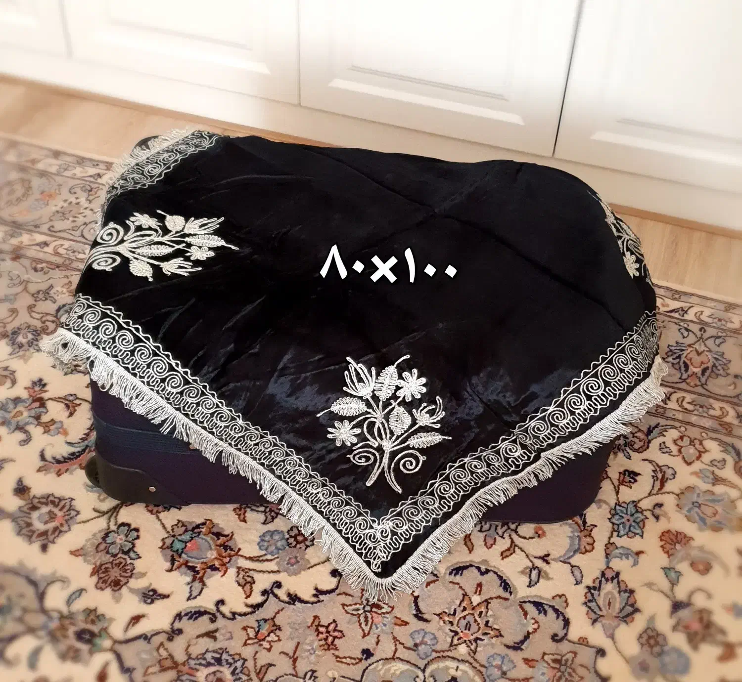 بقچه سوزنی مخمل قدیمی(رومیزی یلدا) ،آب نخورده،نونو|کلکسیون اشیاء عتیقه|تهران, قزل قلعه|دیوار