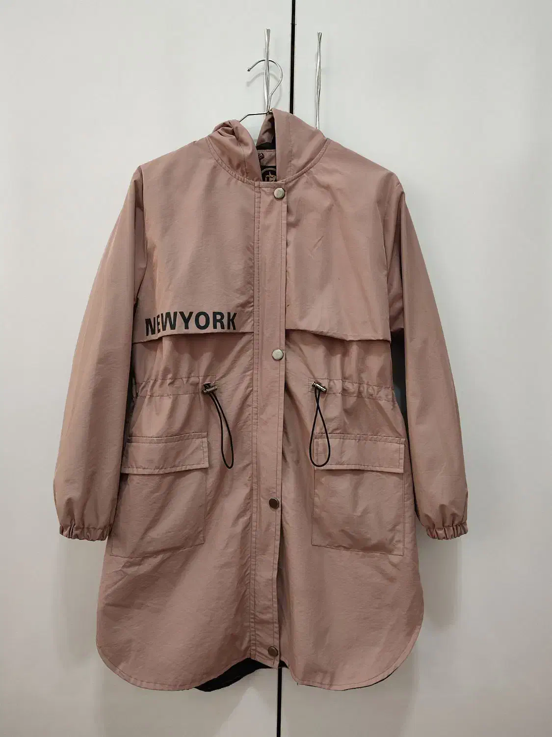 بارانی و پالتو|لباس|ایوان, |دیوار