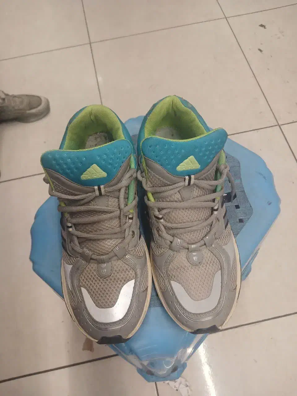 یک جفت کتونی اورجینال اصل ۴۴ آدیداس درحد نو|کیف، کفش، کمربند|ری, سیزده آبان|دیوار