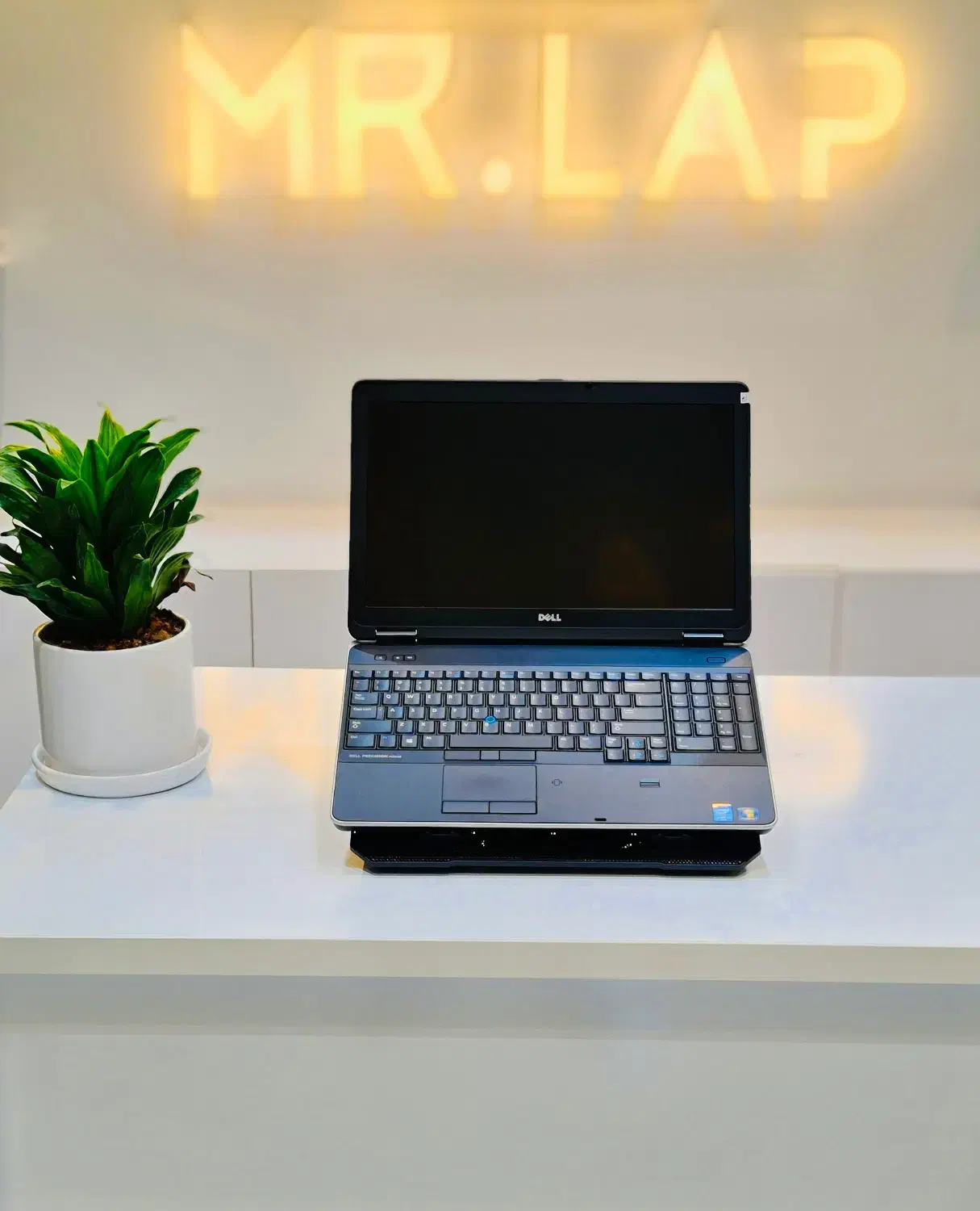 لپ تاپ حرفه ای Dell M2800 / گرافیک مجزا Core i7 MQ|رایانه همراه|شیراز, عفیفآباد|دیوار