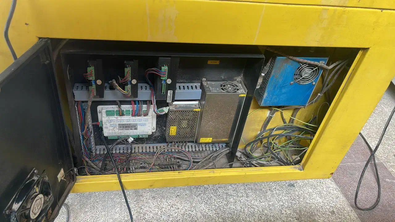 ماشین برش و حکاکی کوچک|ماشینآلات صنعتی|زبرخان, |دیوار