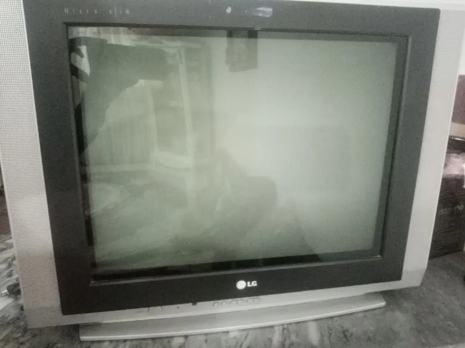 تلویزیون|تلویزیون و پروژکتور|گرمی, |دیوار