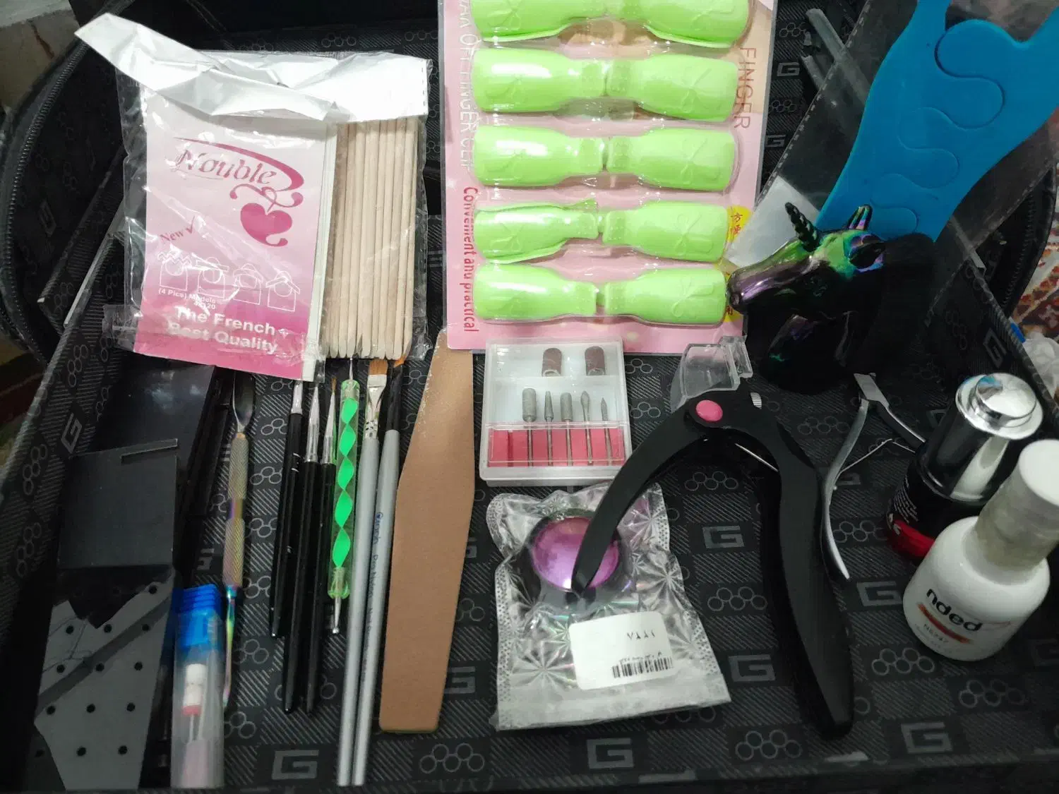 وسایل ناخن|آرایشگاه و سالنهای زیبایی|تفت, |دیوار