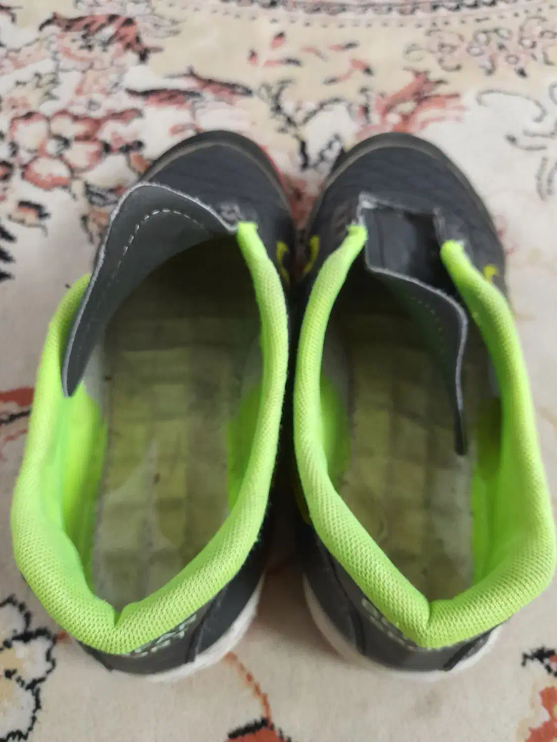 کفش ورزشی|کیف، کفش، کمربند|قم, باجک یک|دیوار