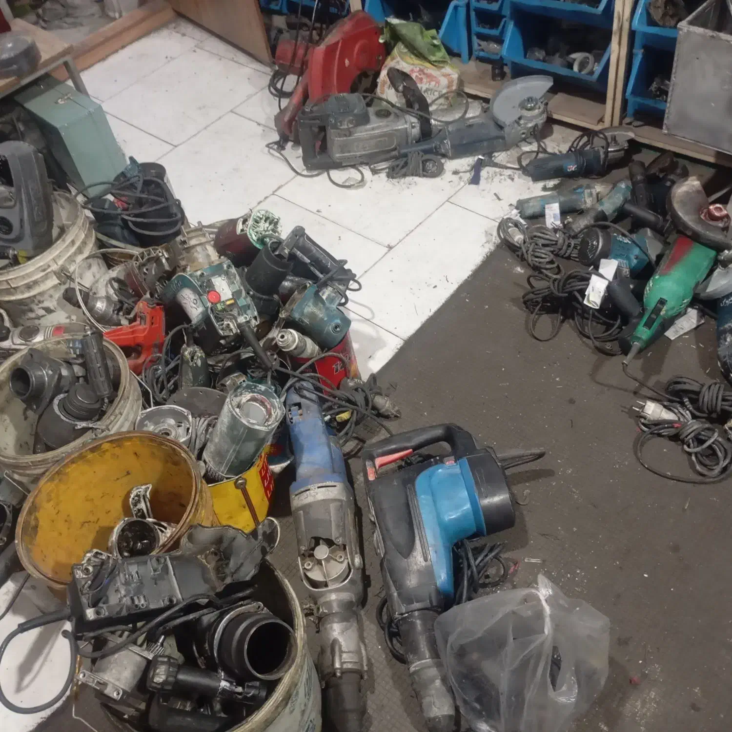 کرایه هیلتی تعمیر و سیم پیچی ابزار برقی صنعتی|ماشین‌آلات صنعتی|اصفهان, فجر|دیوار