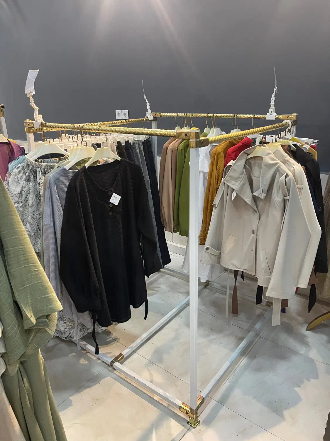 رگال و چوبکار لباس فروشی|فروشگاه و مغازه|تنکابن, |دیوار