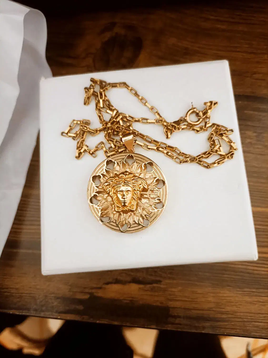 زنجیر پلاک ورساچه طلا 9گرم نیم 150بالا خام|جواهرات|نورآباد, |دیوار