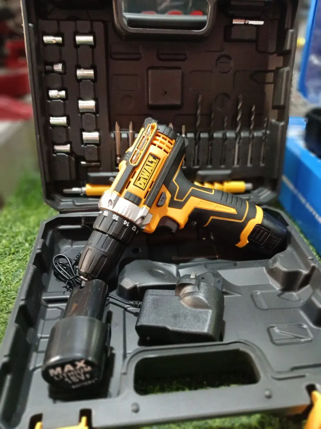 دریل شارژی دو باطری دیوالت ۱۸ ولت دو حالته اکبند|ابزارآلات|فردیس, فردیس|دیوار