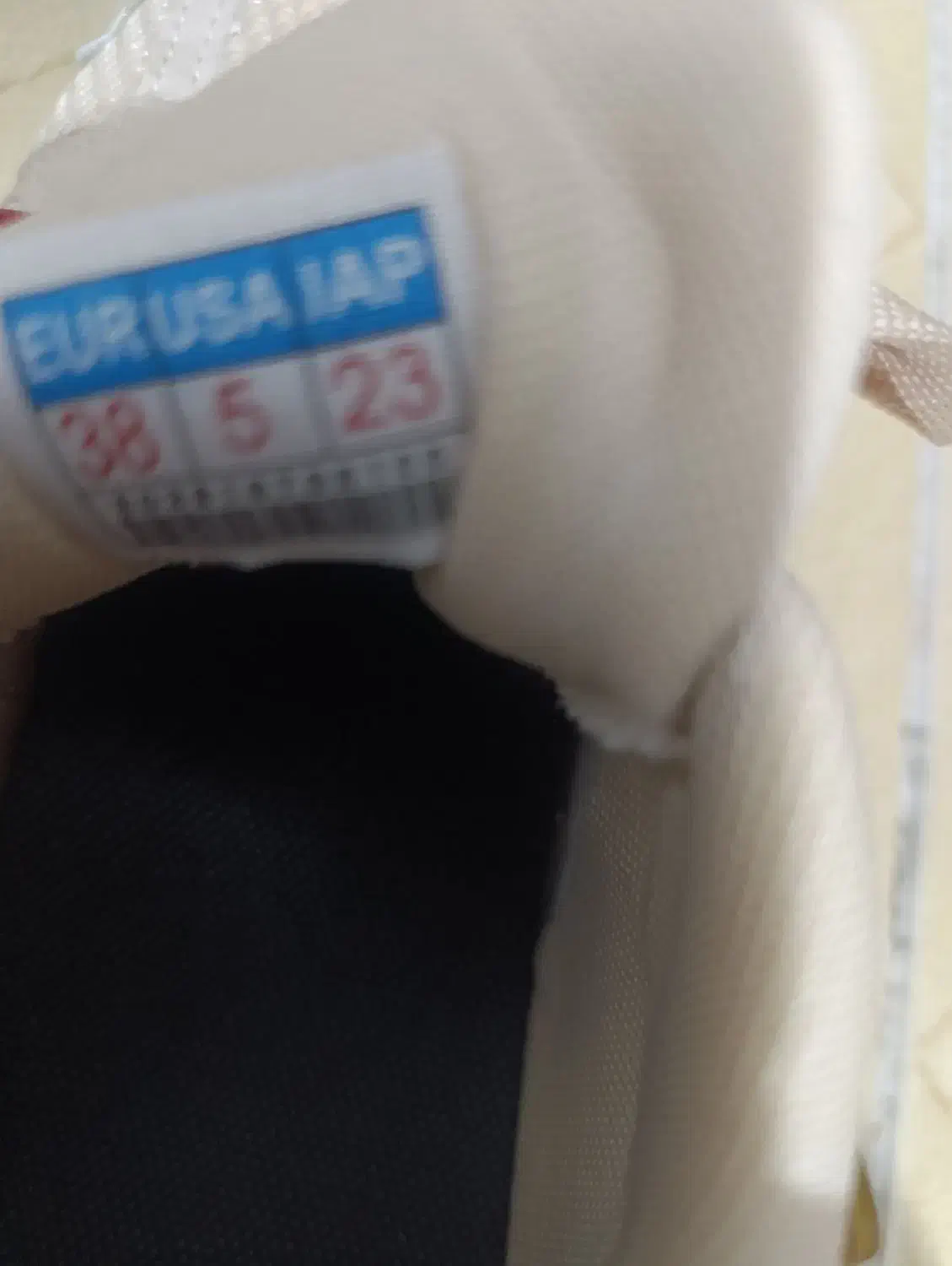 کتونی وی توکی|کیف، کفش، کمربند|صفادشت, |دیوار