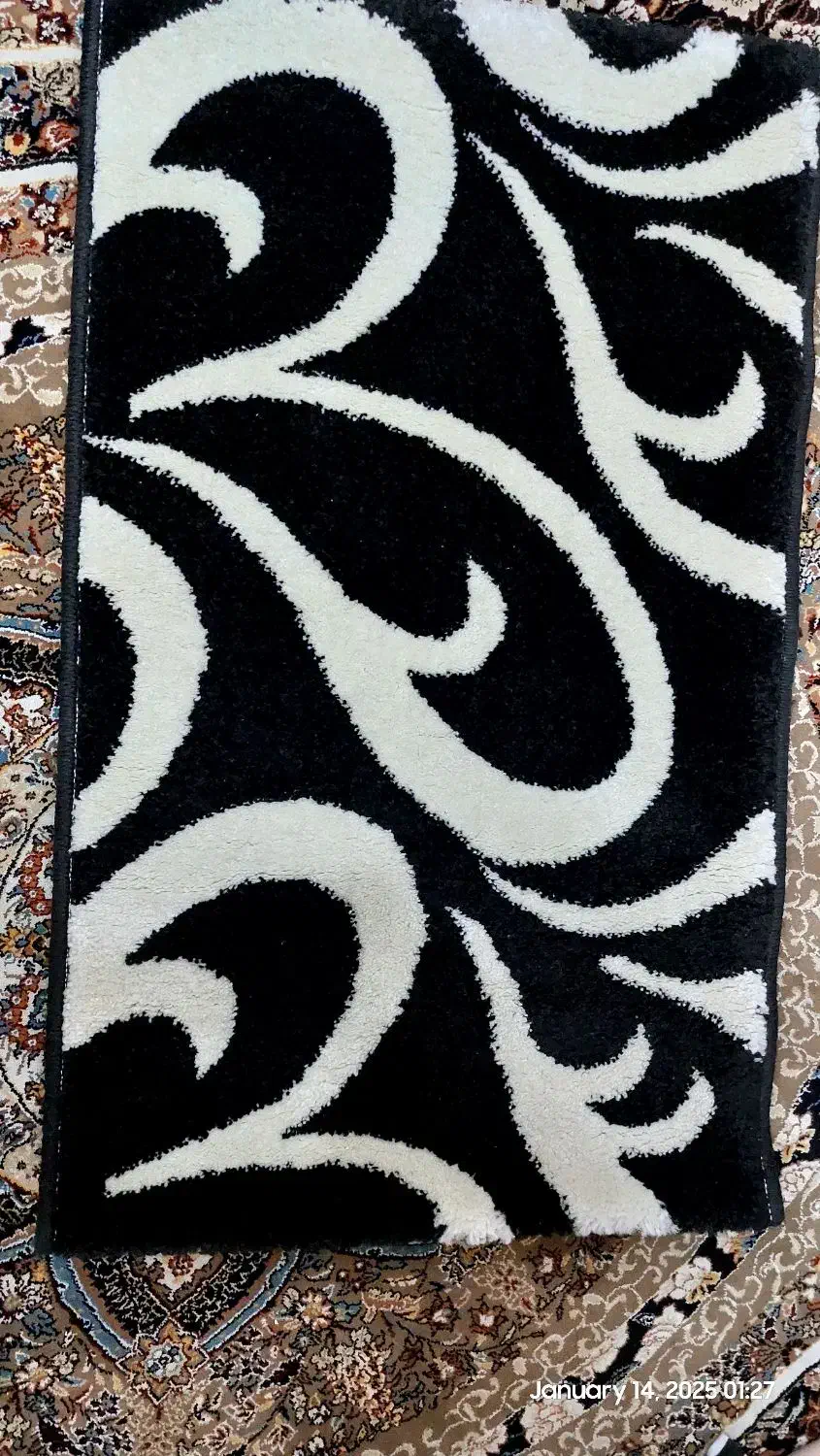 قالیچه کاملا سالم|فرش|فومن, |دیوار