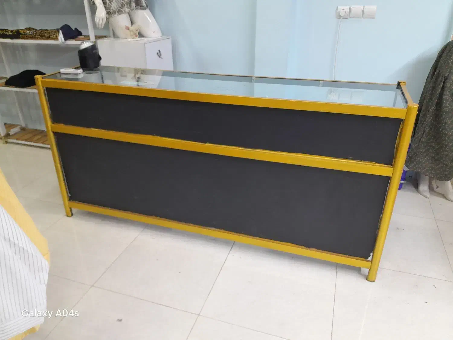 ویترین شیشه ای ...پرده|فروشگاه و مغازه|شیراز, هفت تنان|دیوار