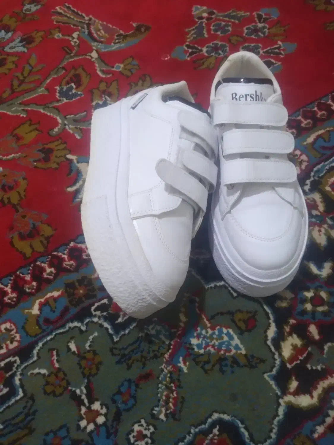 کفش سفید نو نو|کیف، کفش، کمربند|کنگاور, |دیوار