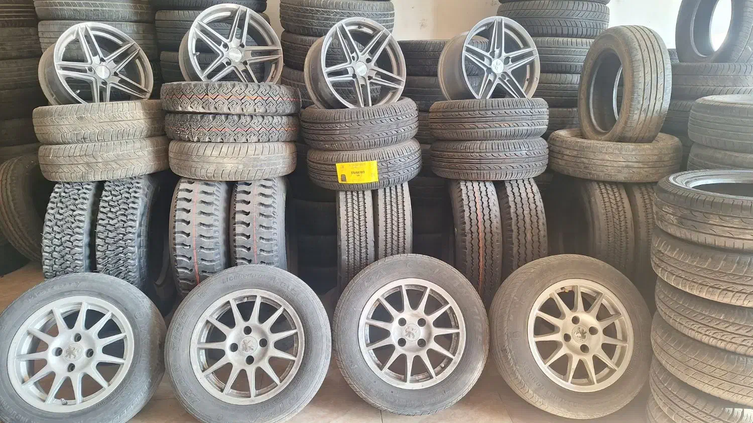 رینگ و لاستیک دست دوم|قطعات یدکی و لوازم جانبی|اهر, |دیوار