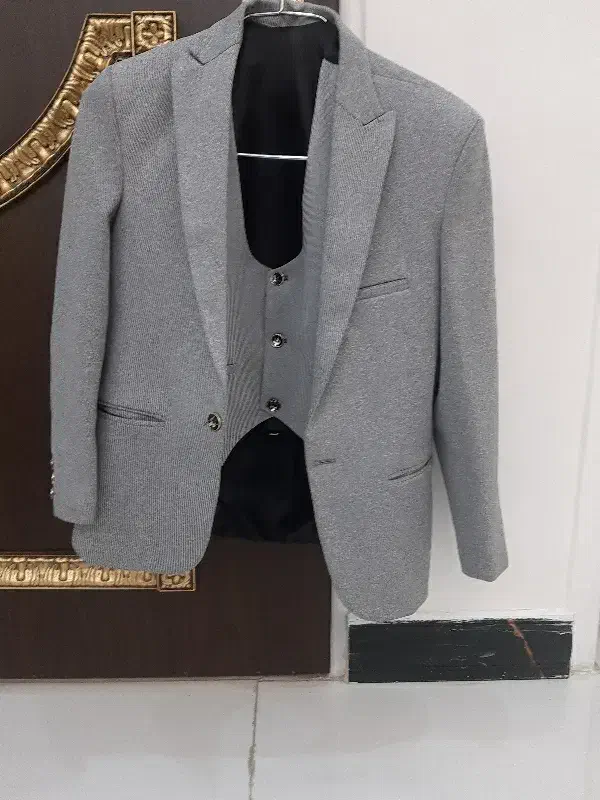 سلام کت شلوار درحد نو فقط ۱ بار پوشیدم|کفش و لباس بچه|تهران, شمیران‌نو|دیوار