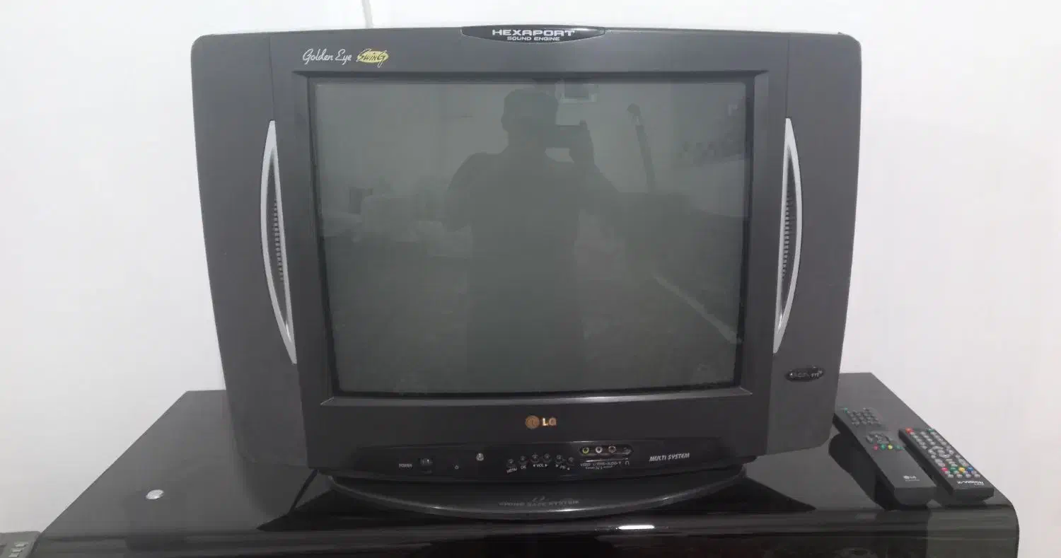 تلویزیون 21 اینچ الجی + دیجیتال + میز تلویزیون|تلویزیون و پروژکتور|اردبیل, |دیوار