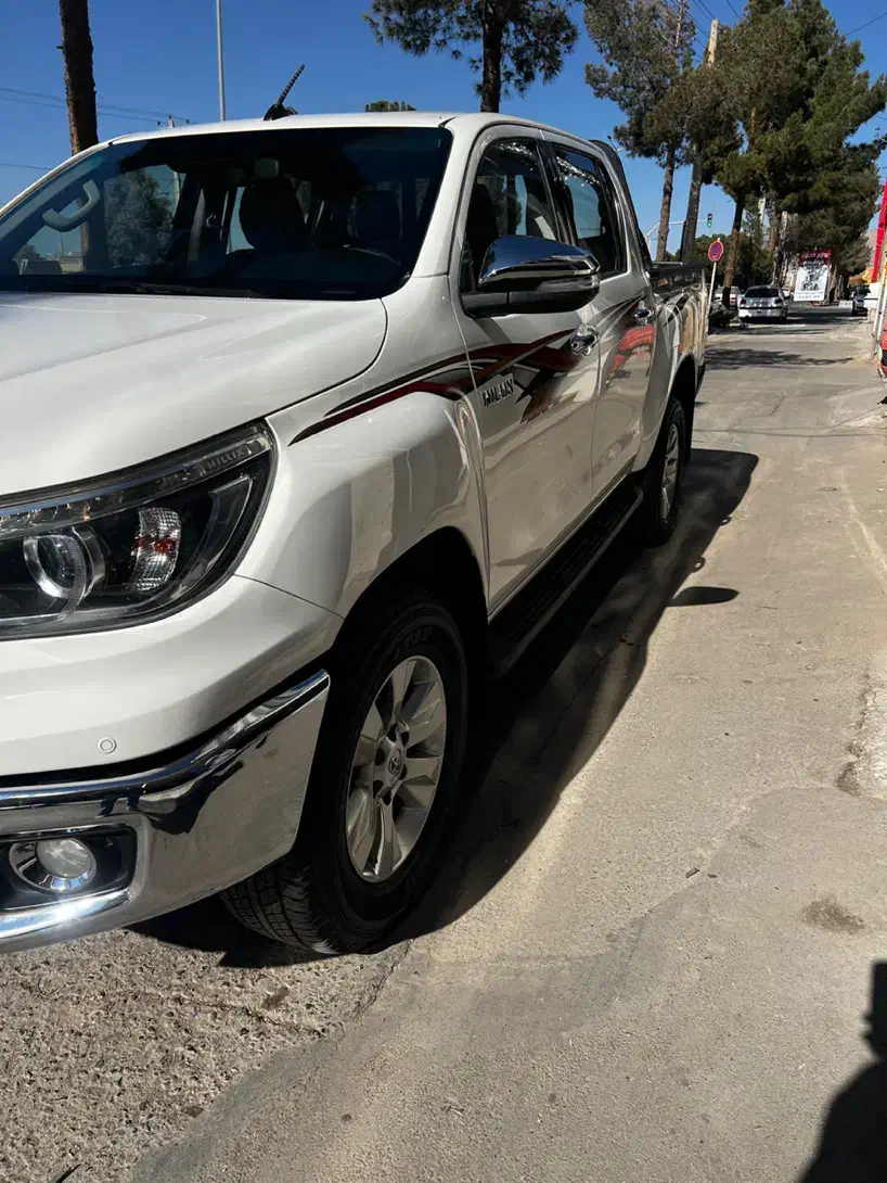 هایلوکس ۲۰۱۶|خودرو سواری و وانت|تهران, اقدسیه|دیوار