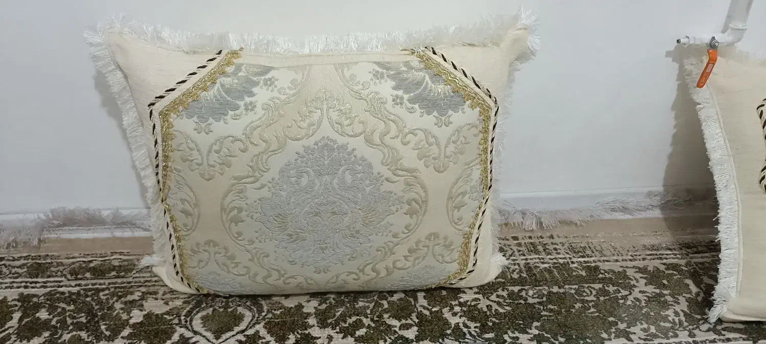 رو بالشتی|رختخواب، بالش، پتو|شیراز, کوشک میدان|دیوار