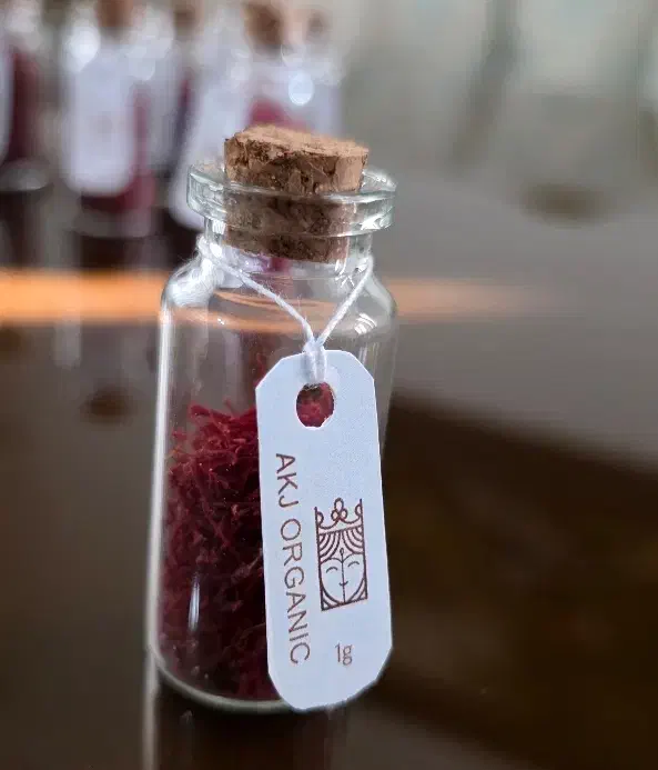زعفران با بهترین کیفیت و طعم و عطر|خوردنی و آشامیدنی|تهران, شهران شمالی|دیوار