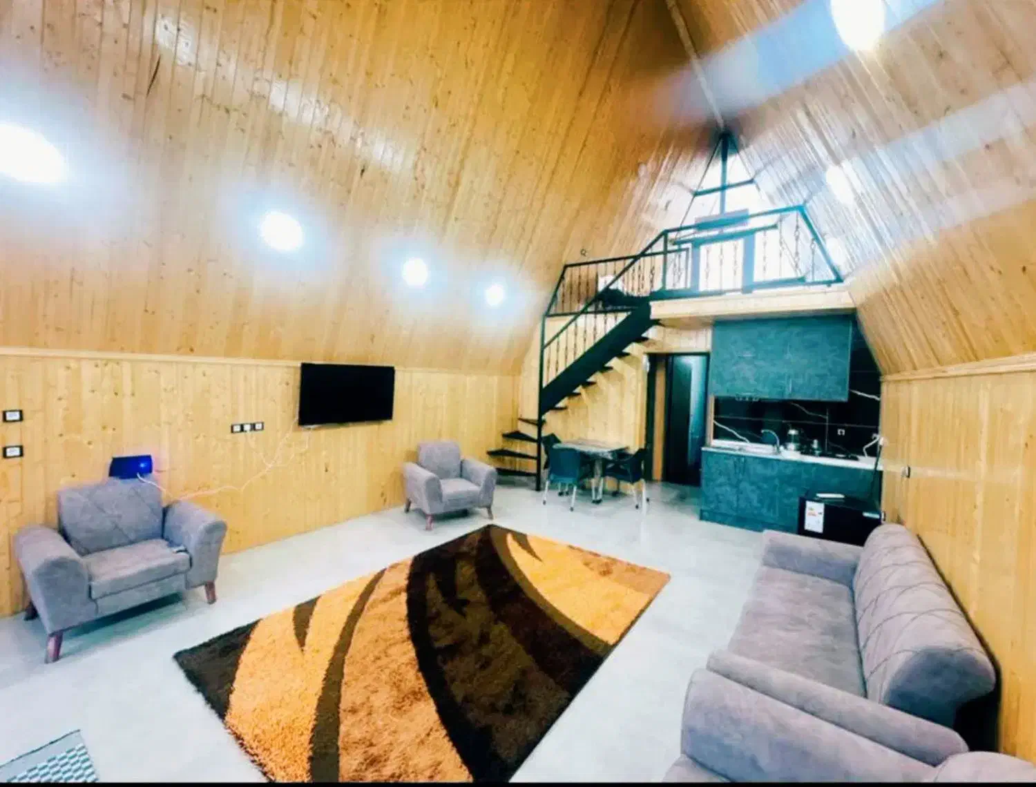 اجاره شبانه ویلا کلبه سوئیسی جکوزی دار (مالک هستم)|اجارهٔ کوتاهمدت ویلا و باغ|سرخرود, |دیوار