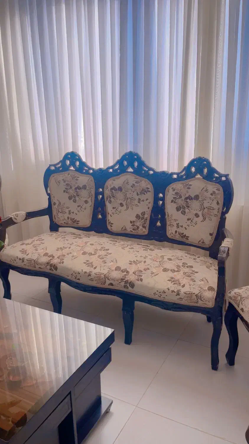 فروش مبل سلطنتی با چوب گردو کاملا سالم|مبلمان خانگی و میز عسلی|الیگودرز, |دیوار