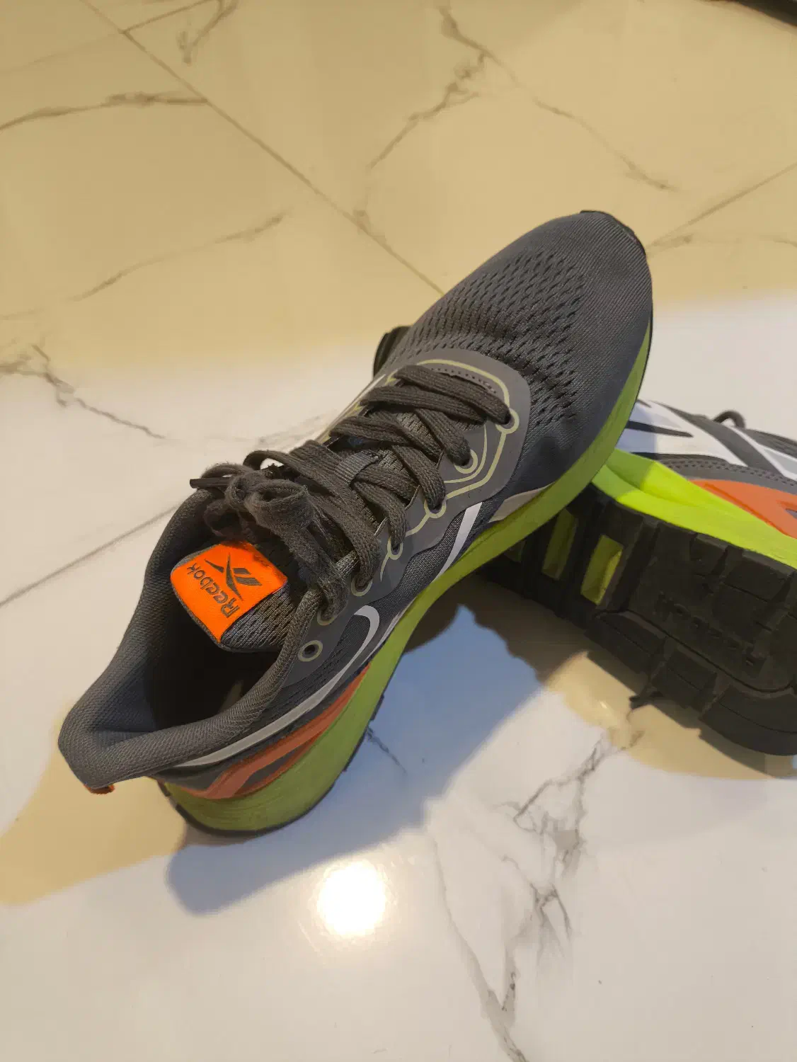 کفش reebook|کیف، کفش، کمربند|شیراز, قلات|دیوار