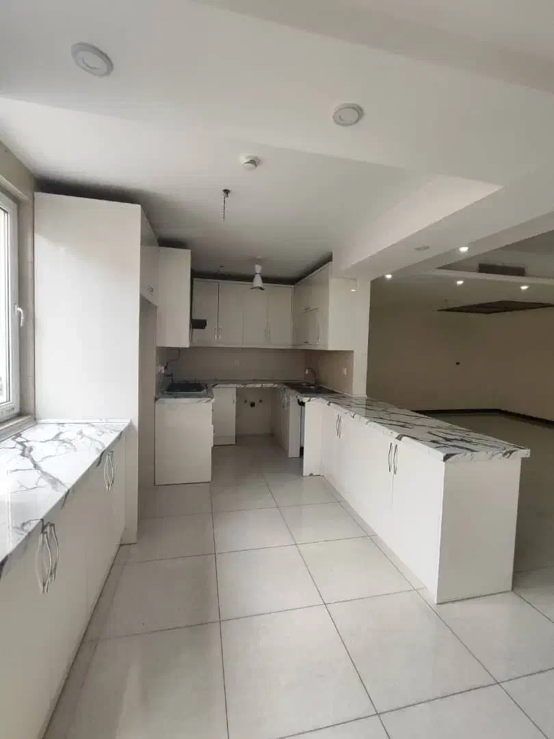 اجاره واحد۱۳۰متری۳خواب خوشنقشه نورگیر کوهک