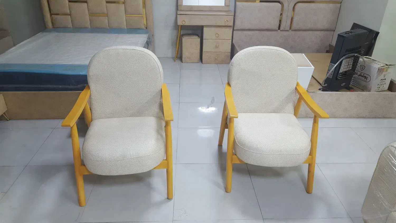 مبل تولیدی|مبلمان خانگی و میز عسلی|مشکیندشت, |دیوار