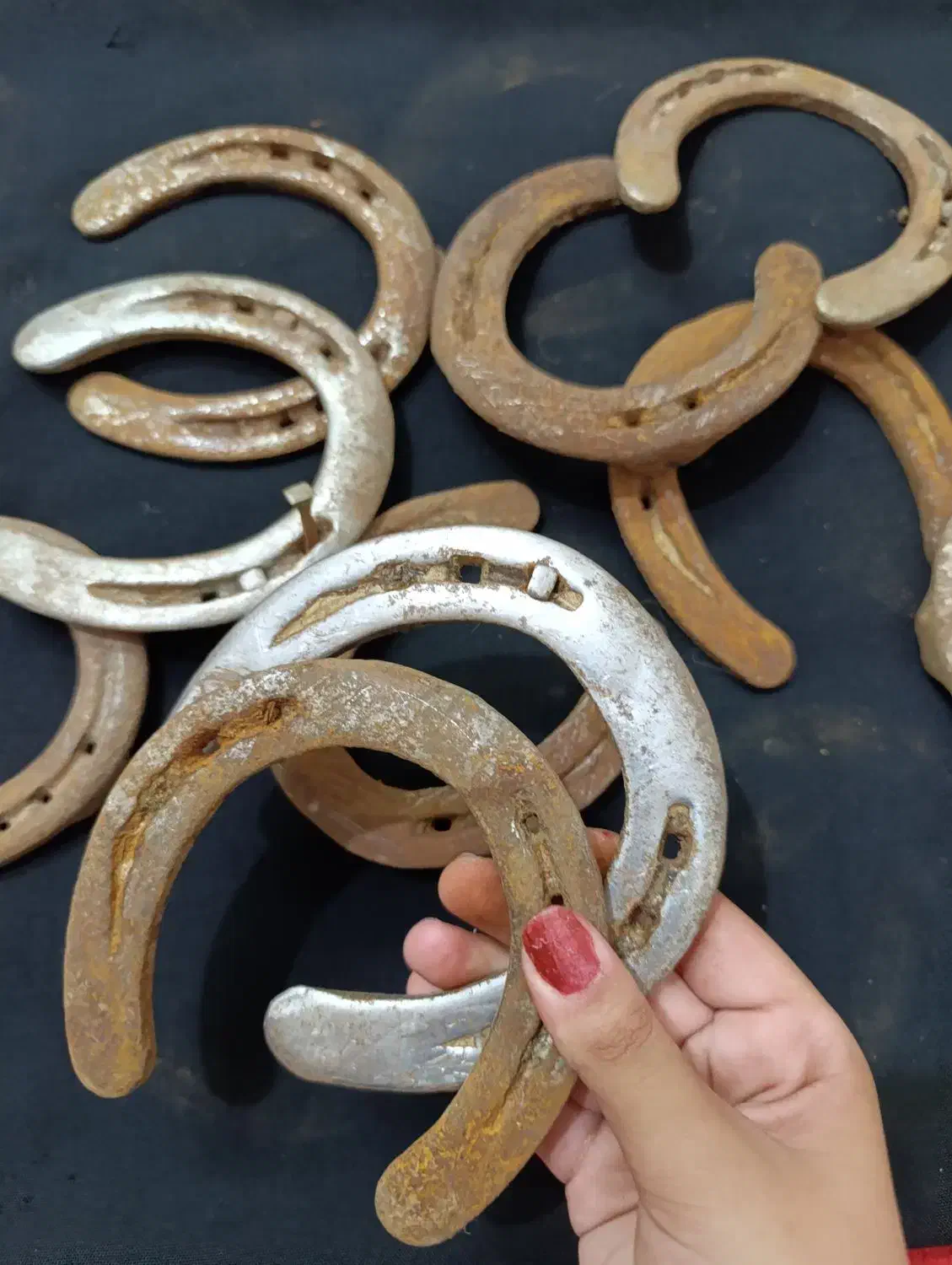 نعل کارکرده|کلکسیون اشیاء عتیقه|برازجان, |دیوار