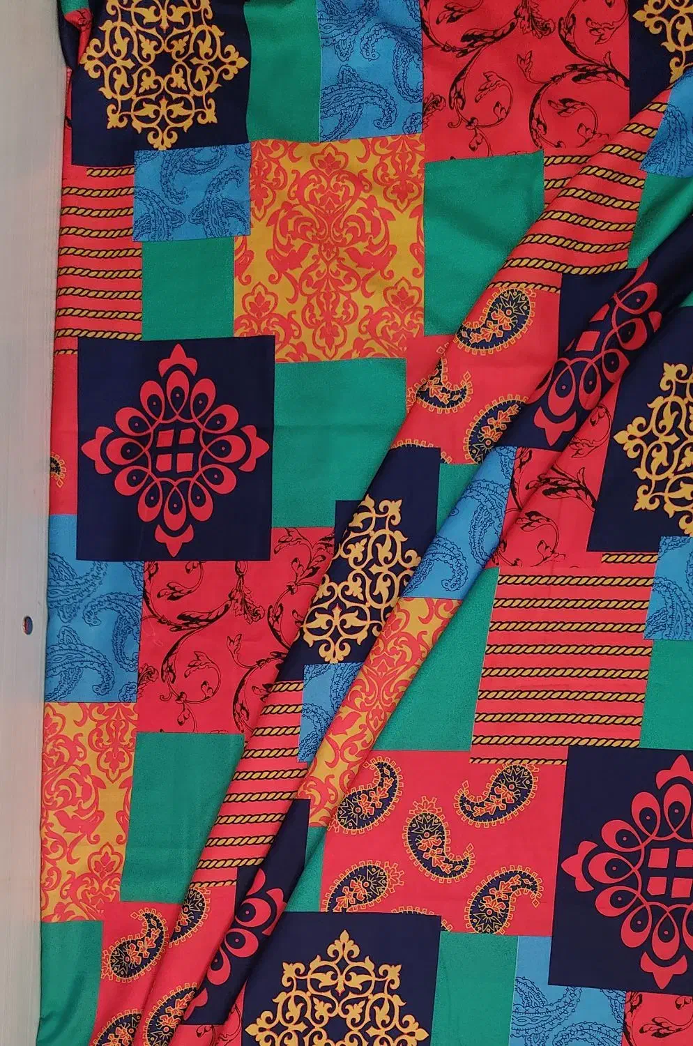 قواره پارچه یلدایی|لباس|یزد, |دیوار