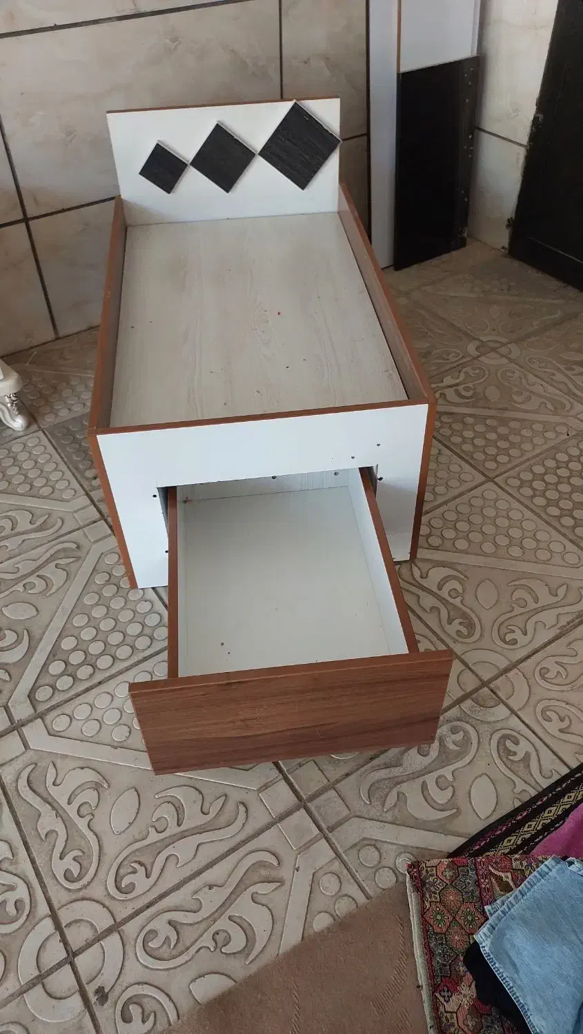 تخت نوزاد|تخت و صندلی بچه|بجنورد, |دیوار