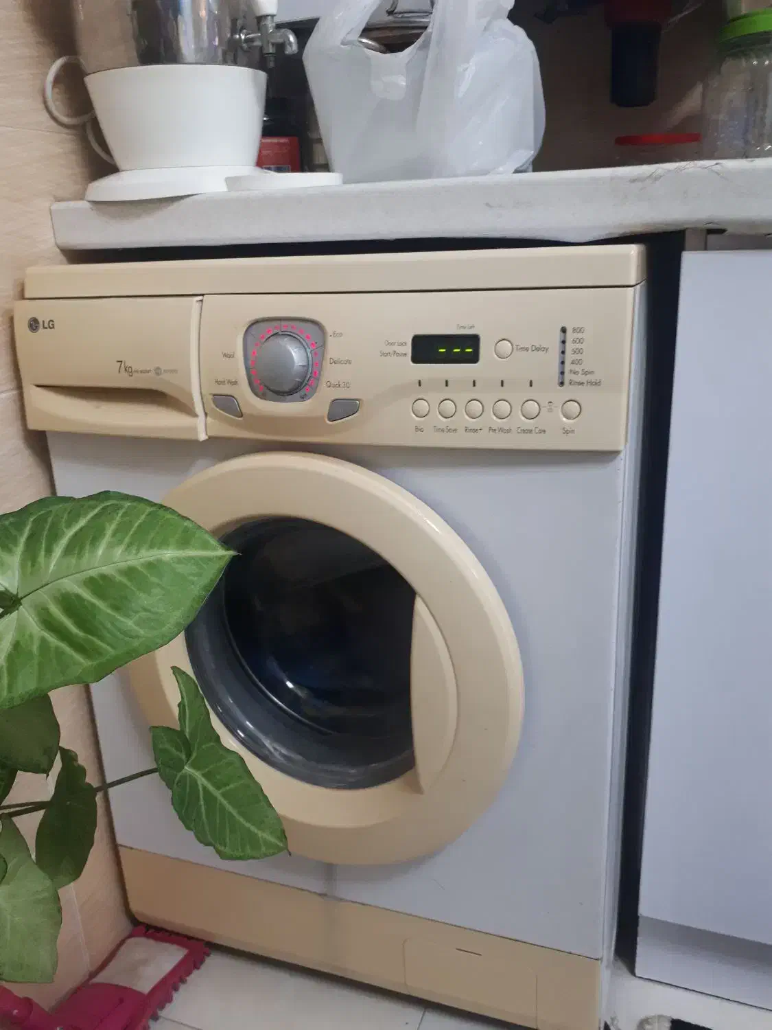 ال جی 7 کیلویی اصلی|ماشین لباسشویی و خشک‌کن لباس|رشت, باهنر|دیوار