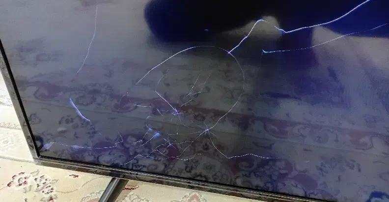 تلویزیون هایسنس نیاز به تعمیر قیمت توافقی|تلویزیون و پروژکتور|بندر امام خمینی, |دیوار