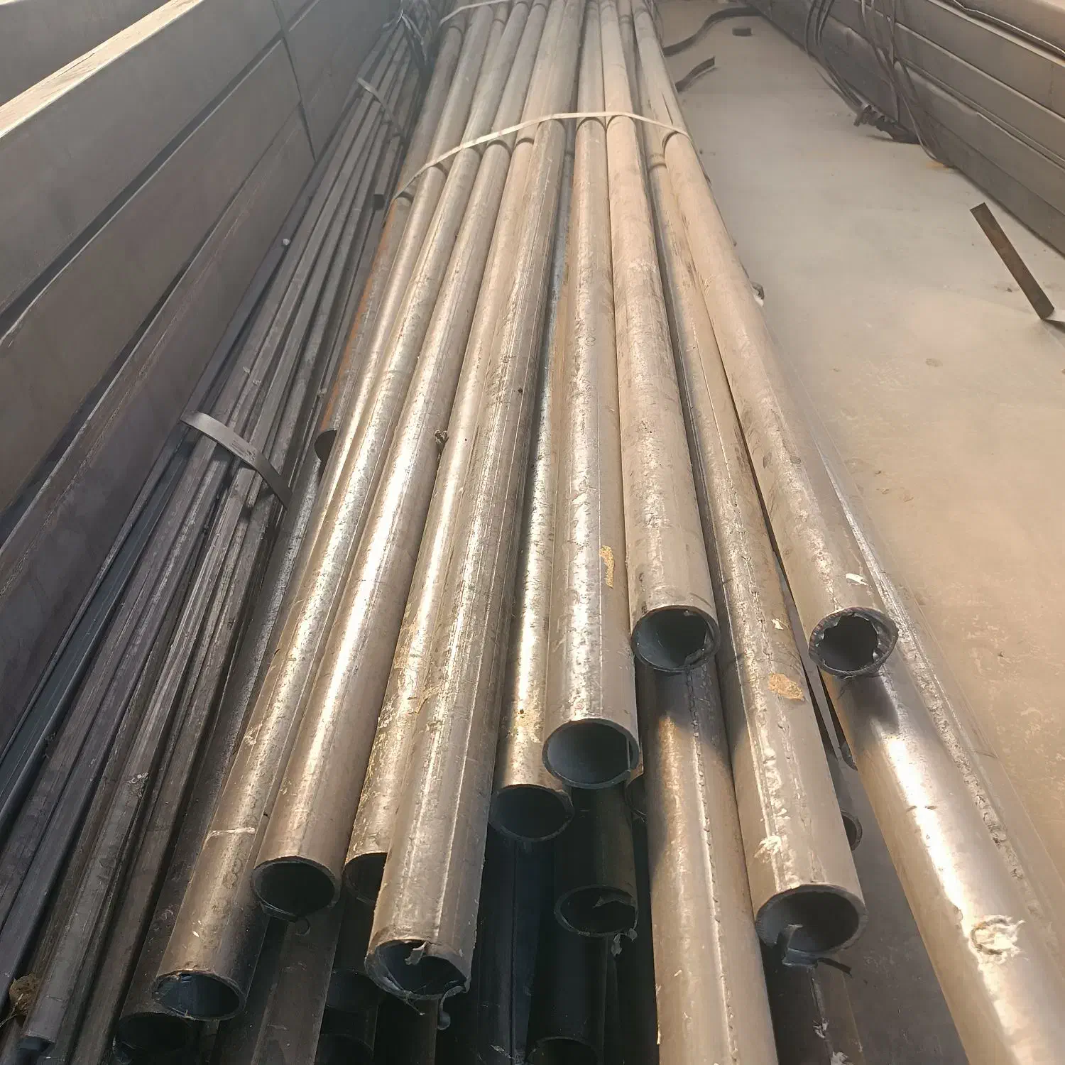 فروش لوله داربستی درجه دو|عمدهفروشی|شهرضا, |دیوار