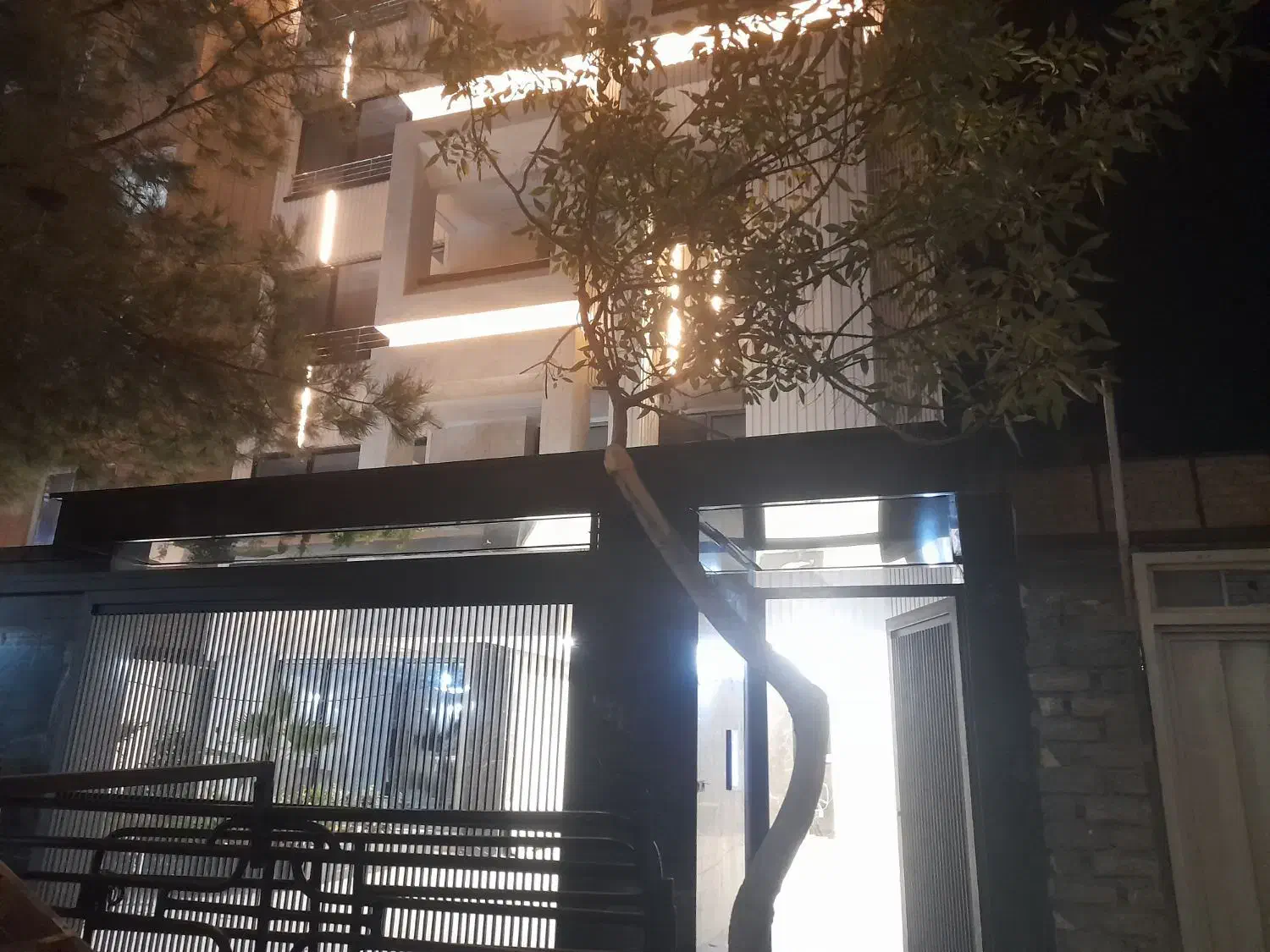 کارگرساده یا حرفه ای نصب کامپوزیت|استخدام معماری، عمران و ساختمانی|اصفهان, شیخ طوسی|دیوار