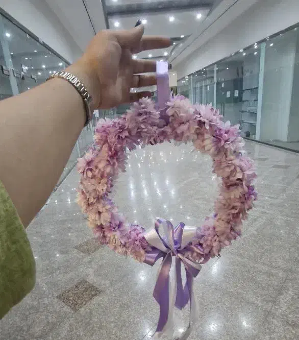 دسته گل و حلقه گل مصنوعی|گل مصنوعی|شیراز, قدوسی غربی|دیوار