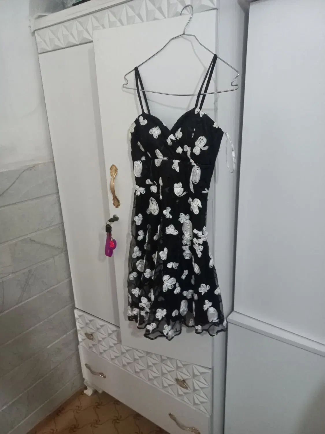 ۳ عدد لباس مجلسی شیک|لباس|قم, قلعه کامکار|دیوار