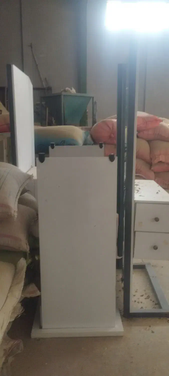 لوازم آرایشگاه|آرایشگاه و سالن‌های زیبایی|هرسین, |دیوار