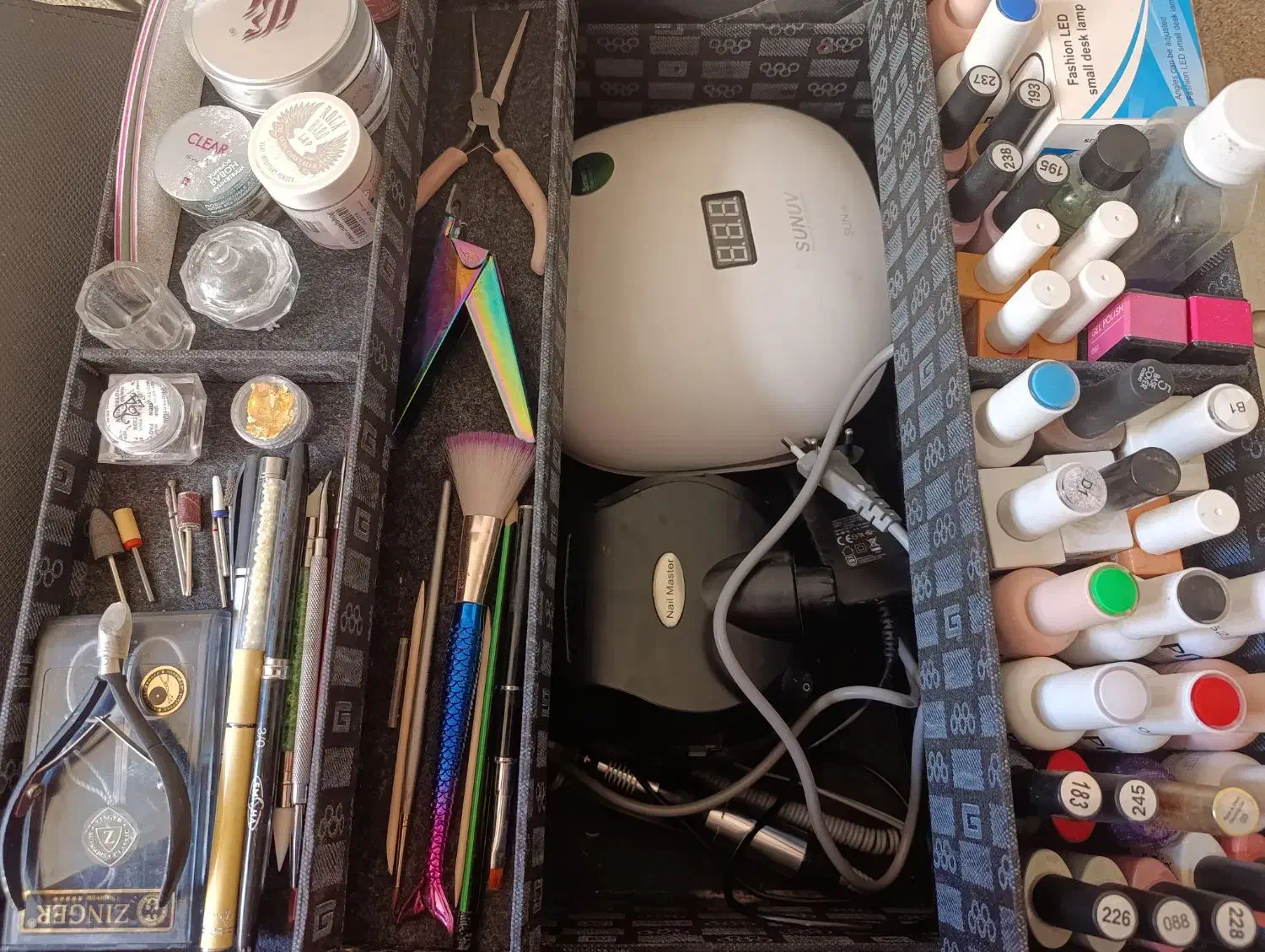 فروش ویژه وسایل کاشت «ناخن پودر، ژل ،ژلتیپس،قالب|آرایشی، بهداشتی، درمانی|قم, نیروگاه|دیوار