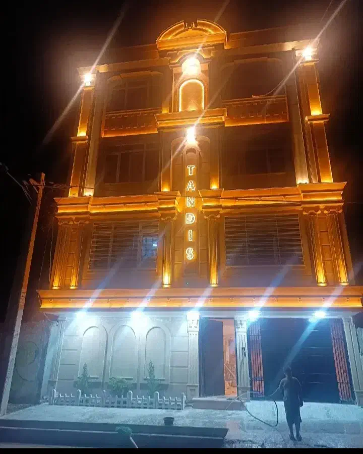 برقکار ساختمان،نصاب دوربین مداربسته، نصاب شیرآلات|خدمات پیشه و مهارت|شهرکرد, |دیوار