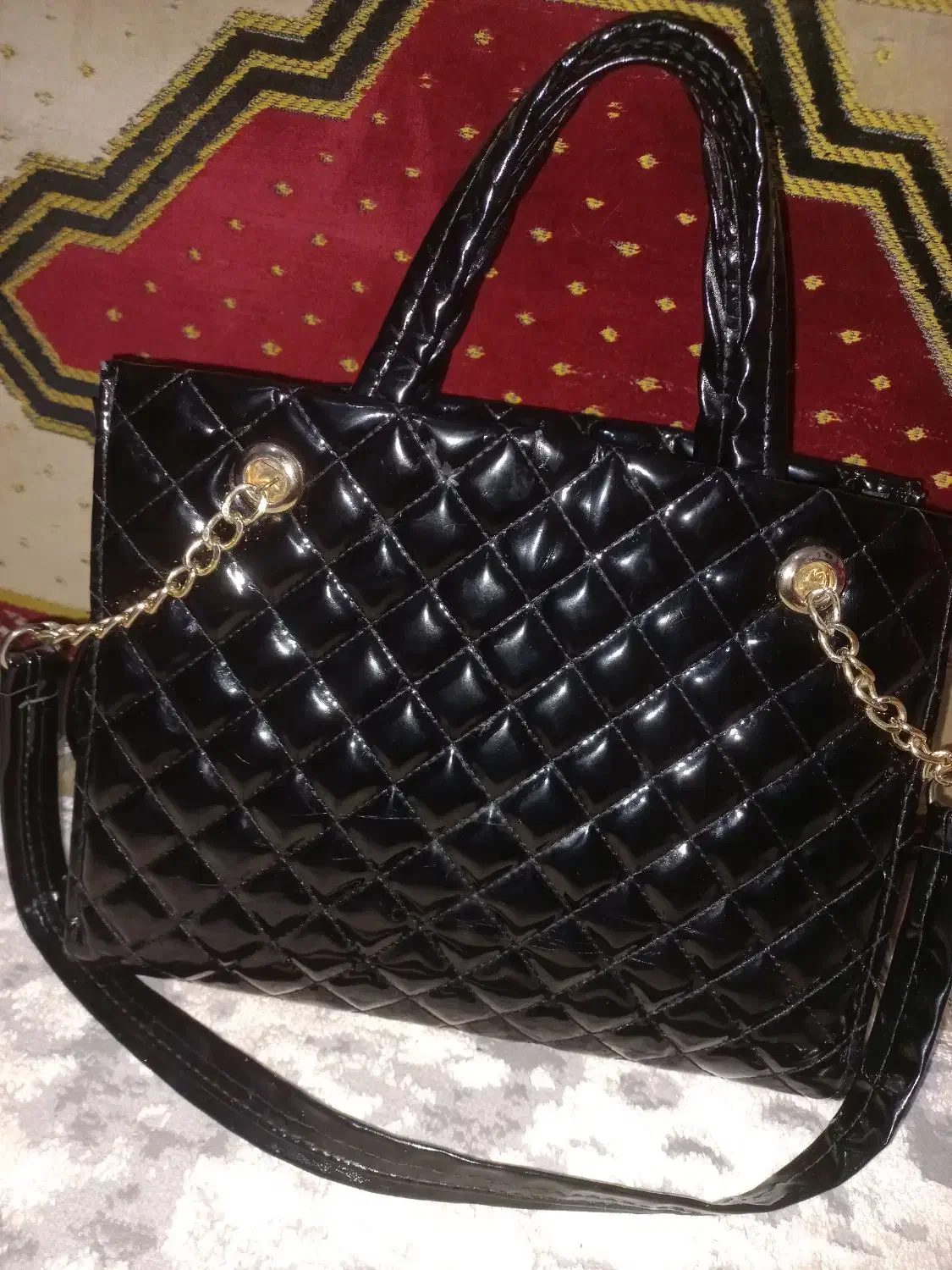 کیف چرم ورنی چنل کاملا سالم|کیف، کفش، کمربند|صدرا-فارس, فاز ۱|دیوار