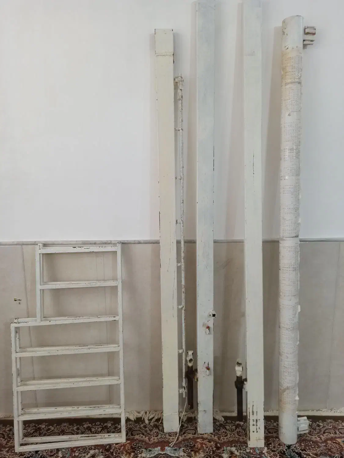 دار قالی|ابزارآلات|قنوات, |دیوار