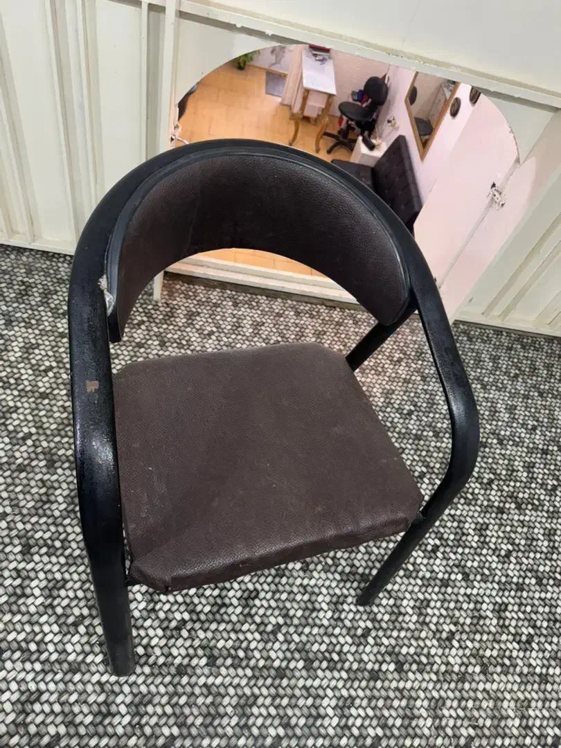 دو عدد صندلی|صندلی و نیمکت|تنکابن, |دیوار