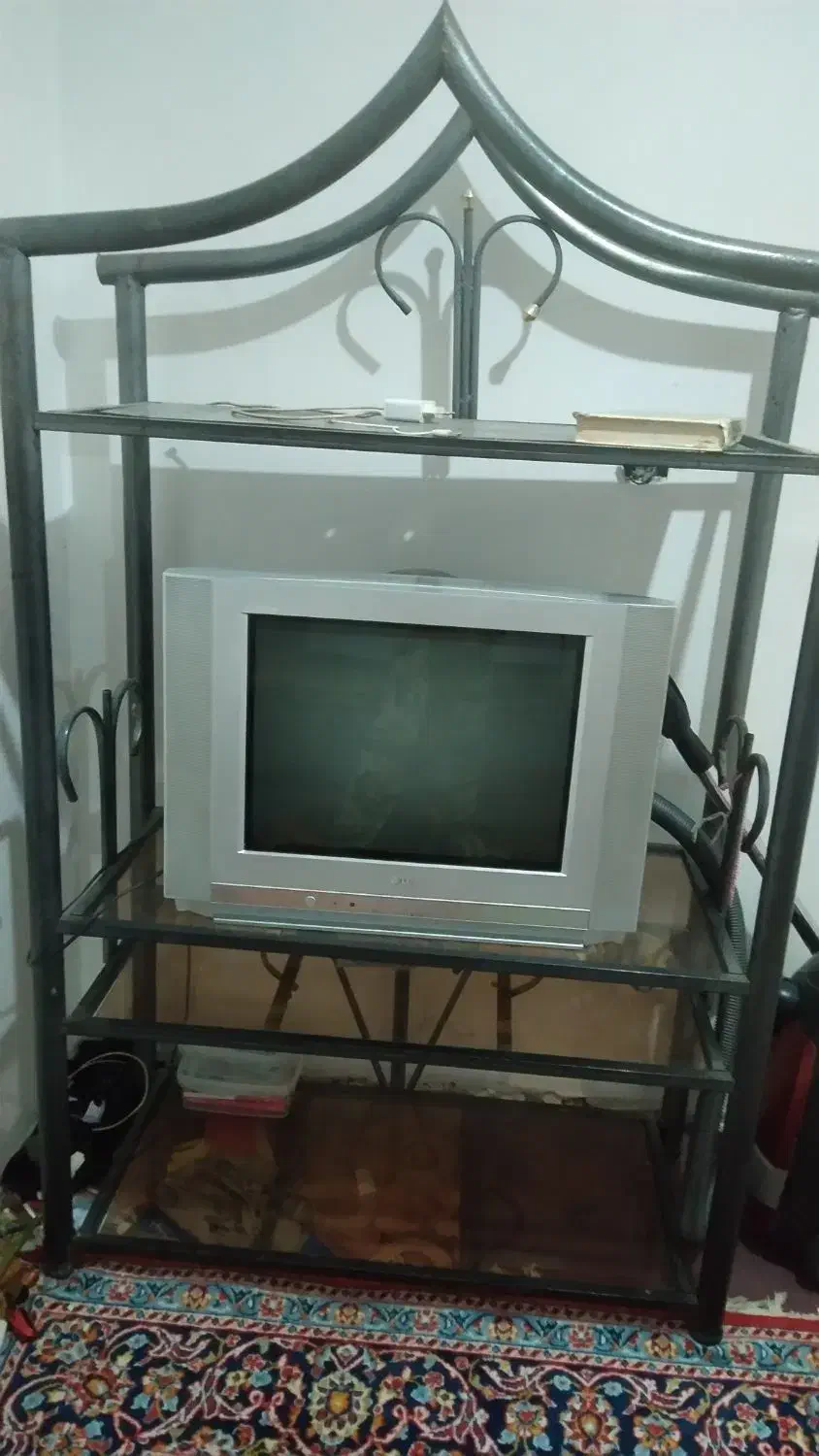 فروش تلویزیون ومیز|تلویزیون و پروژکتور|بندر ماهشهر, |دیوار