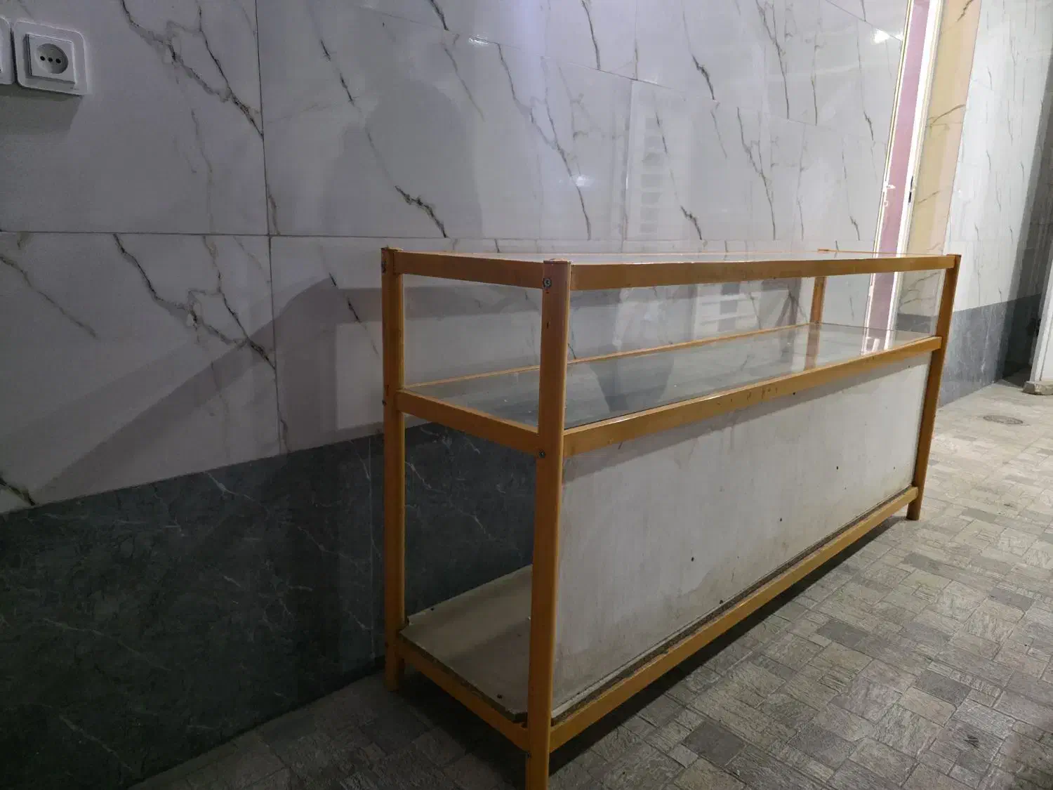 ویترین شیشه ای|فروشگاه و مغازه|فلاورجان, |دیوار