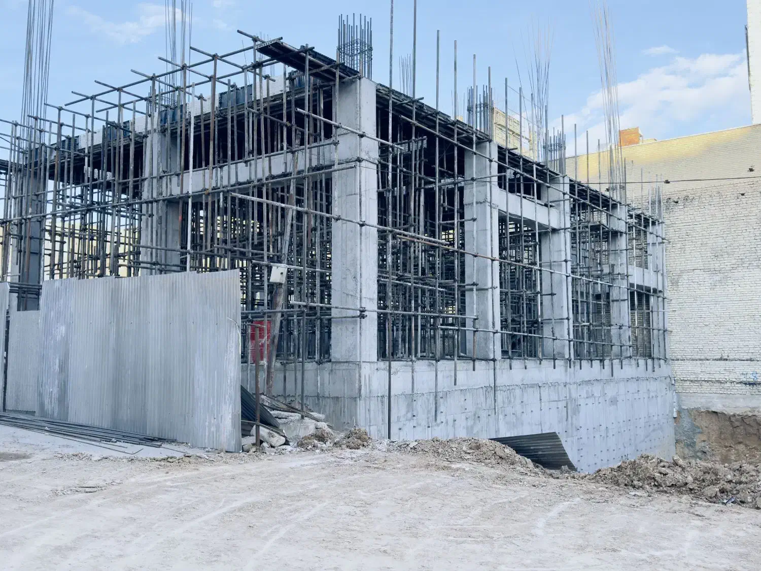 داربست فلزی خادمی|خدمات پیشه و مهارت|سپیدان, |دیوار