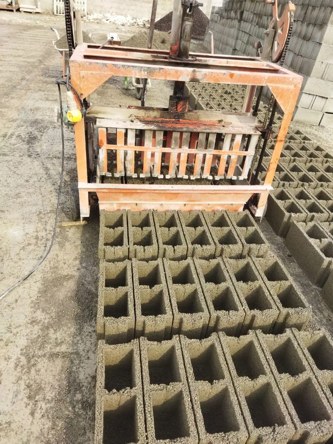 دستگاه بلوک زنی 15در40شیش قالبه حق نژاد|ماشینآلات صنعتی|هشتگرد, گلسار|دیوار