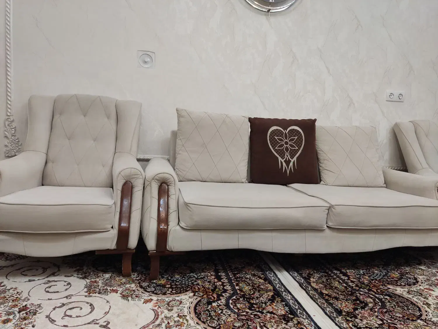 مبل راحتی|مبلمان خانگی و میز عسلی|تربتحیدریه, کاشانی|دیوار